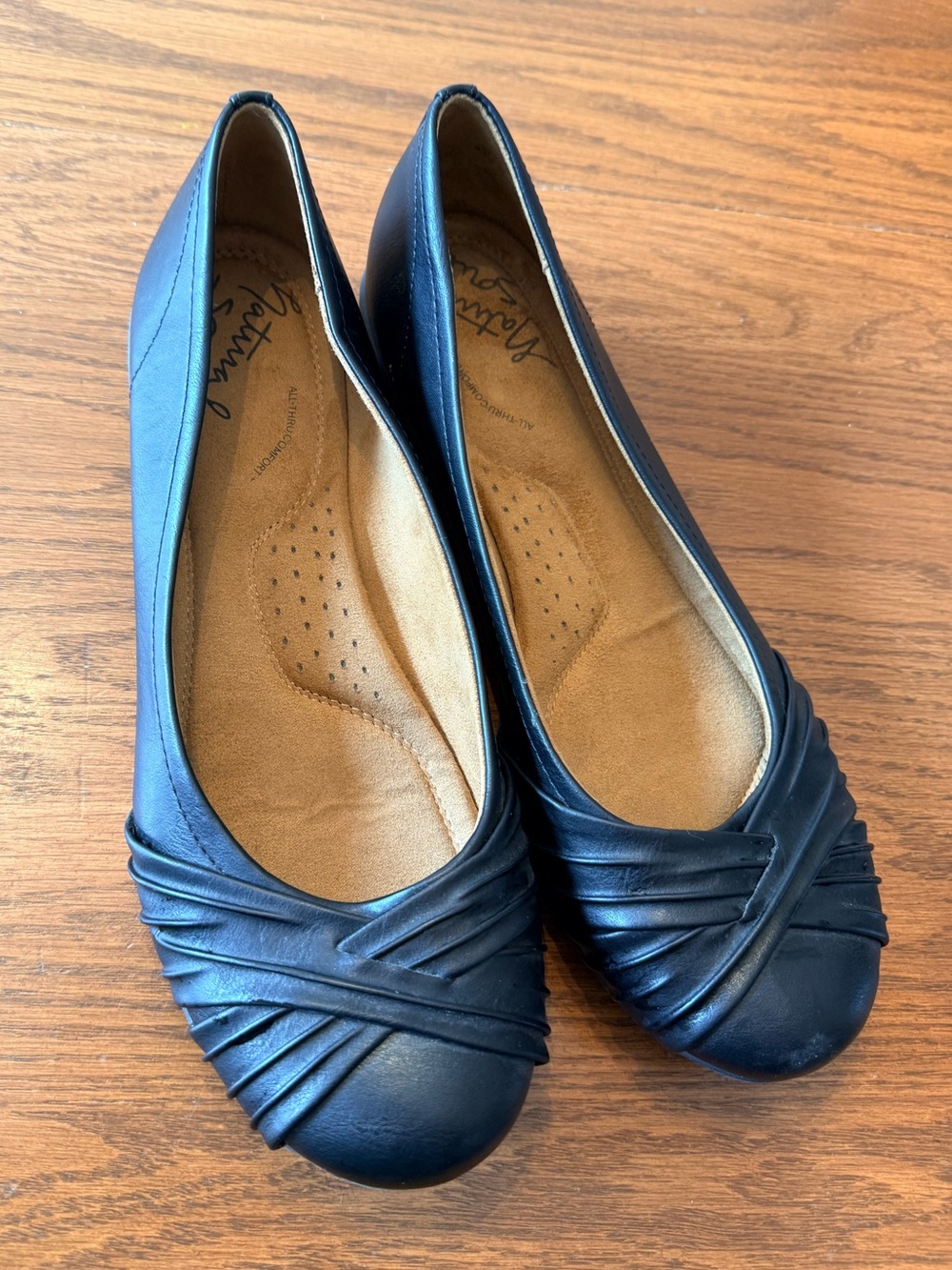 Natural Soul Shoes Womens 9.5 Casual Slip On Black Flats Faux Leather Like New